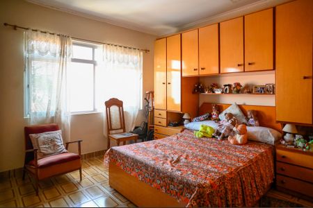 Casa à venda com 220m², 5 quartos e 4 vagasEdicula - Quarto 