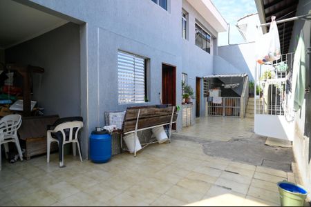 Casa à venda com 220m², 5 quartos e 4 vagasQuintal