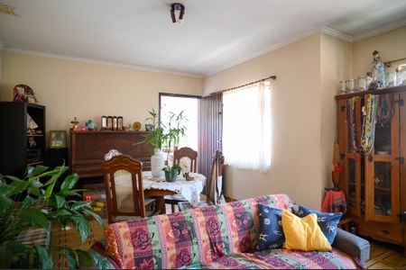 Casa à venda com 220m², 5 quartos e 4 vagasEdícula - Sala