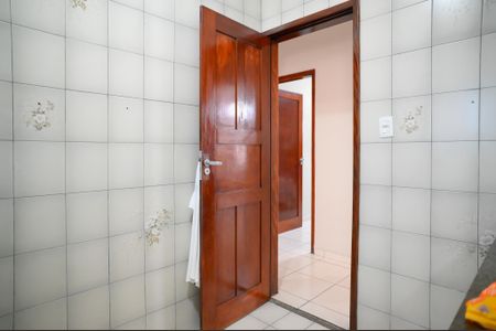 Casa à venda com 220m², 5 quartos e 4 vagasBanheiro Social