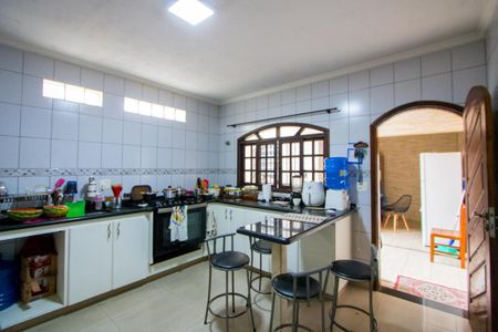 Casa à venda com 198m², 4 quartos e 2 vagas Casa à venda com 198m², 4 quartos e 2 vagasCozinha