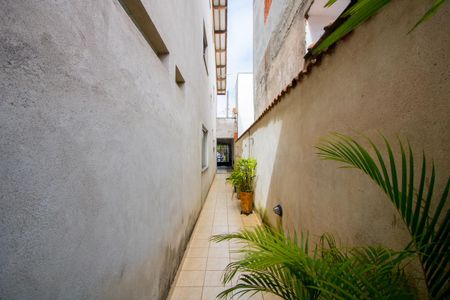 Casa à venda com 198m², 4 quartos e 2 vagas Casa à venda com 198m², 4 quartos e 2 vagasCorredor