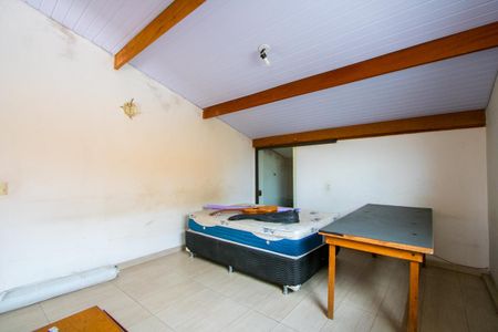 Casa à venda com 198m², 4 quartos e 2 vagas Casa à venda com 198m², 4 quartos e 2 vagasSótão