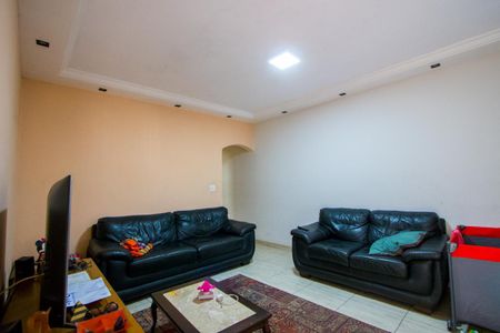 Casa à venda com 198m², 4 quartos e 2 vagas Casa à venda com 198m², 4 quartos e 2 vagasSala de TV