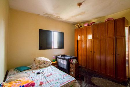 Casa à venda com 198m², 4 quartos e 2 vagas Casa à venda com 198m², 4 quartos e 2 vagasQuarto 2