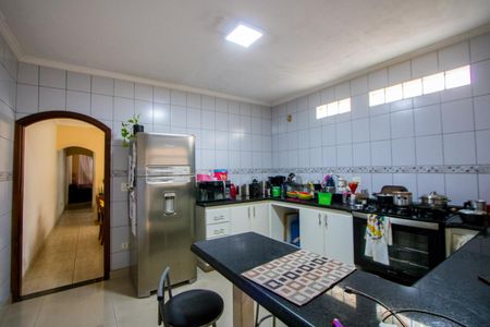 Casa à venda com 198m², 4 quartos e 2 vagas Casa à venda com 198m², 4 quartos e 2 vagasCozinha
