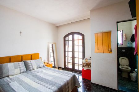 Casa à venda com 198m², 4 quartos e 2 vagas Casa à venda com 198m², 4 quartos e 2 vagas Suíte