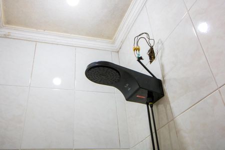 Casa à venda com 198m², 4 quartos e 2 vagas Casa à venda com 198m², 4 quartos e 2 vagasBanheiro social