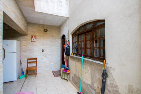 Casa à venda com 198m², 4 quartos e 2 vagas Casa à venda com 198m², 4 quartos e 2 vagasQuintal
