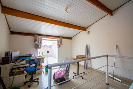 Casa à venda com 198m², 4 quartos e 2 vagas Casa à venda com 198m², 4 quartos e 2 vagasSótão