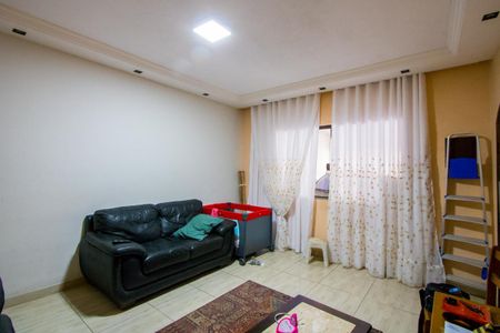 Casa à venda com 198m², 4 quartos e 2 vagas Casa à venda com 198m², 4 quartos e 2 vagasSala de TV