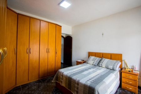 Casa à venda com 198m², 4 quartos e 2 vagas Casa à venda com 198m², 4 quartos e 2 vagas Suíte