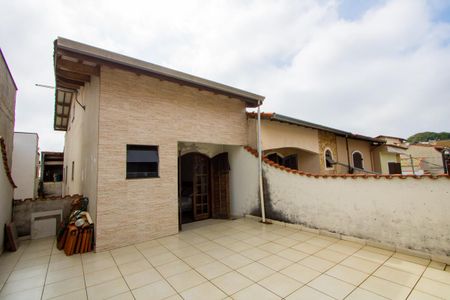 Casa à venda com 198m², 4 quartos e 2 vagas Casa à venda com 198m², 4 quartos e 2 vagasVaranda Suíte