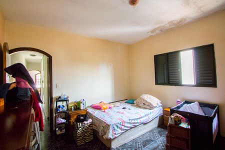 Casa à venda com 198m², 4 quartos e 2 vagas Casa à venda com 198m², 4 quartos e 2 vagasQuarto 2
