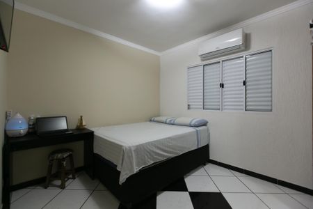 Casa à venda com 108m², 2 quartos e 1 vaga Casa à venda com 108m², 2 quartos e 1 vagaQuarto