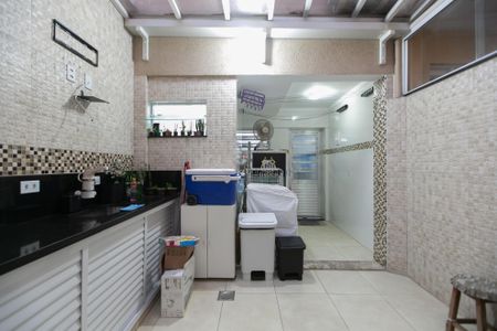 Casa à venda com 108m², 2 quartos e 1 vaga Casa à venda com 108m², 2 quartos e 1 vagaQuintal / Churrasqueira