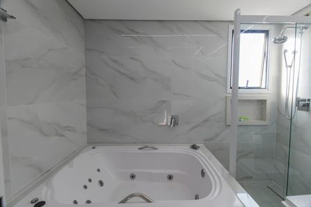 Apartamento à venda com 110m², 2 quartos e 2 vagasBanheiro da Suíte 1