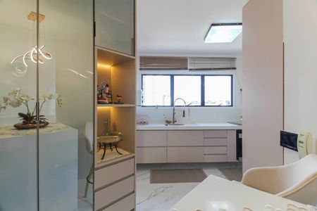 Apartamento à venda com 110m², 2 quartos e 2 vagasCozinha