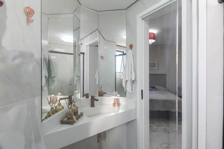 Apartamento à venda com 110m², 2 quartos e 2 vagasBanheiro da Suíte 2