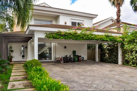 Casa de condomínio à venda com 458m², 5 quartos e 4 vagasFachada