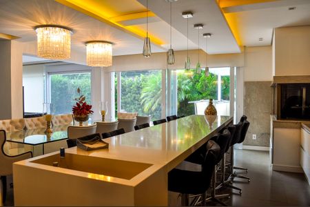 Casa de condomínio à venda com 458m², 5 quartos e 4 vagasCozinha