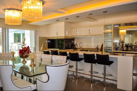 Casa de condomínio à venda com 458m², 5 quartos e 4 vagasCozinha