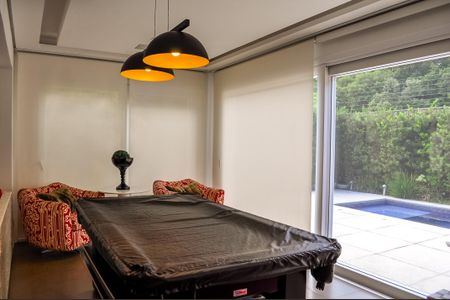 Casa de condomínio à venda com 458m², 5 quartos e 4 vagasSala