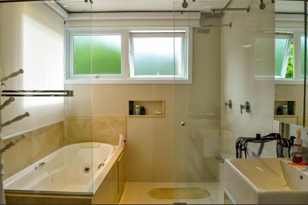 Casa de condomínio à venda com 458m², 5 quartos e 4 vagasBanheiro/Suíte 4