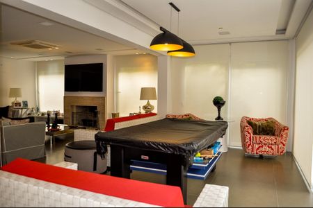 Casa de condomínio à venda com 458m², 5 quartos e 4 vagasSala