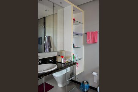 Casa de condomínio à venda com 458m², 5 quartos e 4 vagasBanheiro/Suíte 1