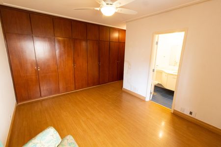 Apartamento à venda com 450m², 6 quartos e 3 vagasSuíte 2