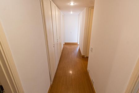 Apartamento à venda com 450m², 6 quartos e 3 vagascorredor/roupeiro