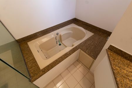 Apartamento à venda com 450m², 6 quartos e 3 vagasBanheiro da Suíte master