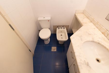 Apartamento à venda com 450m², 6 quartos e 3 vagasBanheiro da Suíte 2