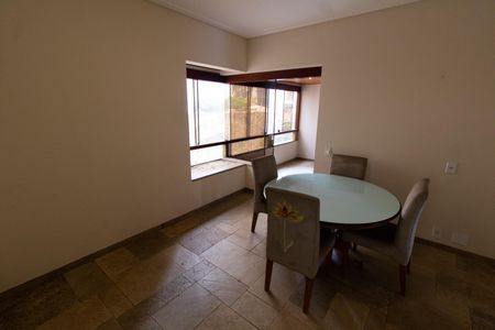 Apartamento à venda com 450m², 6 quartos e 3 vagasCopa