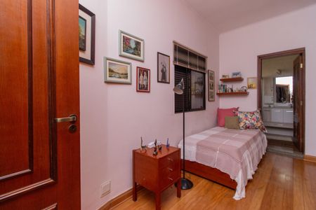 Casa à venda com 180m², 4 quartos e 1 vagaSuíte 1