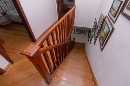 Casa à venda com 180m², 4 quartos e 1 vagaEscadas