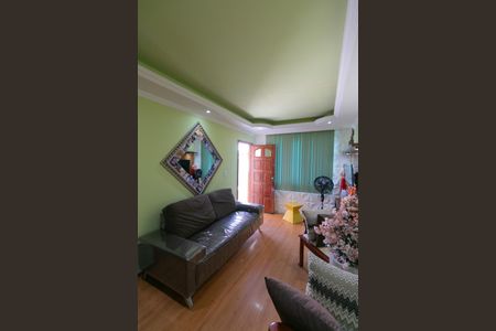 Casa à venda com 112m², 5 quartos e 2 vagas Casa à venda com 112m², 5 quartos e 2 vagasSala