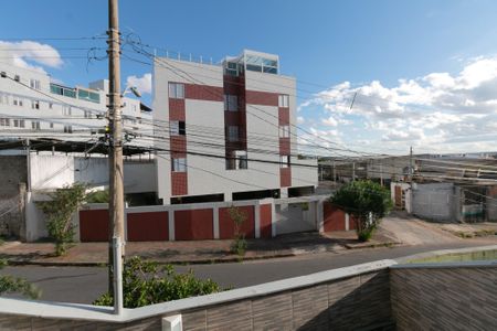 Casa à venda com 112m², 5 quartos e 2 vagas Casa à venda com 112m², 5 quartos e 2 vagasVista Sala