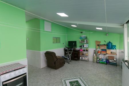 Casa à venda com 112m², 5 quartos e 2 vagas Casa à venda com 112m², 5 quartos e 2 vagasVaranda