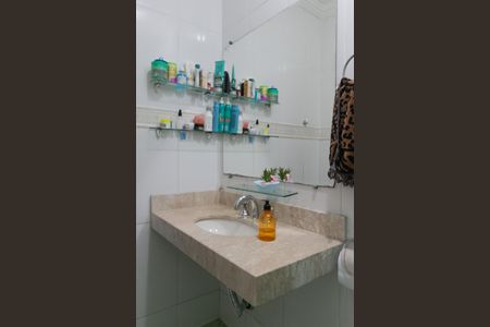 Casa à venda com 112m², 5 quartos e 2 vagas Casa à venda com 112m², 5 quartos e 2 vagasBanheiro Suite