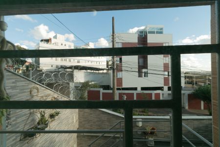 Casa à venda com 112m², 5 quartos e 2 vagas Casa à venda com 112m², 5 quartos e 2 vagasVista Quarto 1