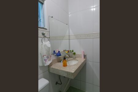 Casa à venda com 112m², 5 quartos e 2 vagas Casa à venda com 112m², 5 quartos e 2 vagasBanheiro Social