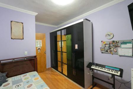 Casa à venda com 112m², 5 quartos e 2 vagas Casa à venda com 112m², 5 quartos e 2 vagasQuarto 2