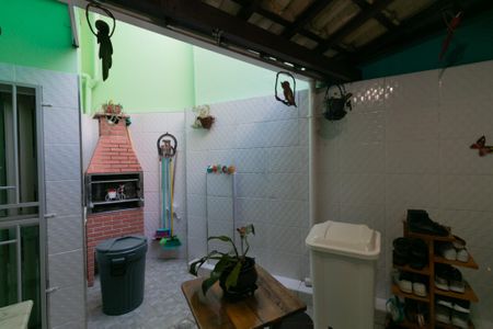 Casa à venda com 112m², 5 quartos e 2 vagas Casa à venda com 112m², 5 quartos e 2 vagasÁrea de Serviço