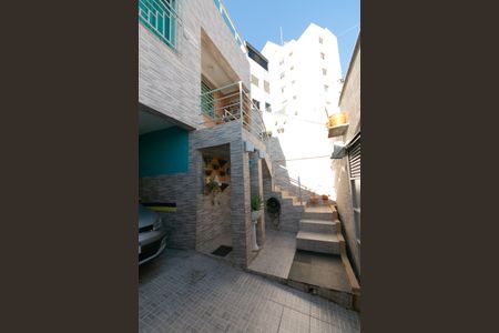 Casa à venda com 112m², 5 quartos e 2 vagas Casa à venda com 112m², 5 quartos e 2 vagasEntrada