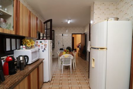 Casa à venda com 384m², 4 quartos e 2 vagasCozinha