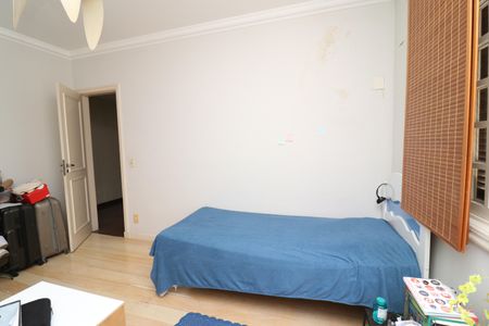 Casa à venda com 384m², 4 quartos e 2 vagasQuarto 1