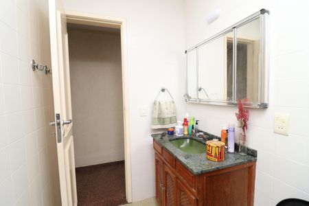 Casa à venda com 384m², 4 quartos e 2 vagasBanheiro Social