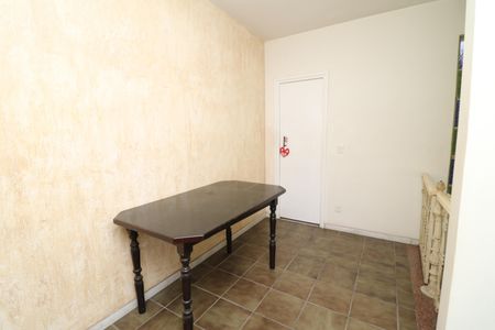 Casa à venda com 384m², 4 quartos e 2 vagasCorredor